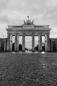 Preview: Fototapete Brandenburger Tor in Berlin in Schwarzweiß