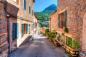 Preview: Fototapete Straße in Deia auf Mallorca in Spanien.