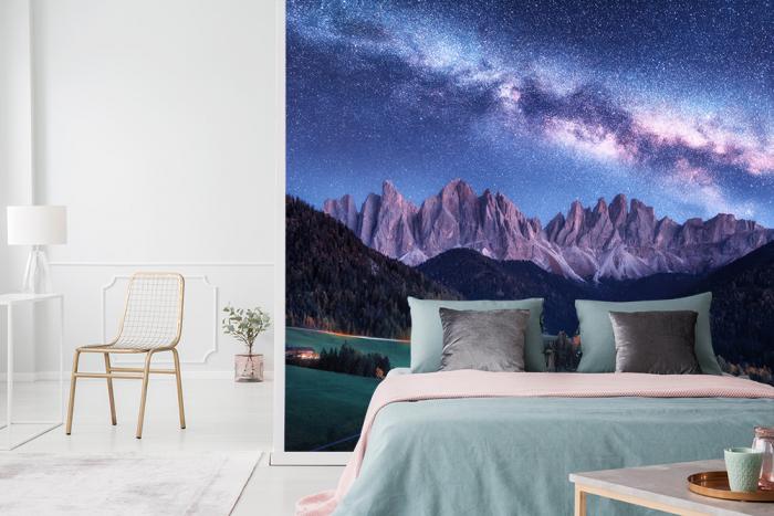 Fototapete die Milchstraße über Sankt Maddalena in Italien