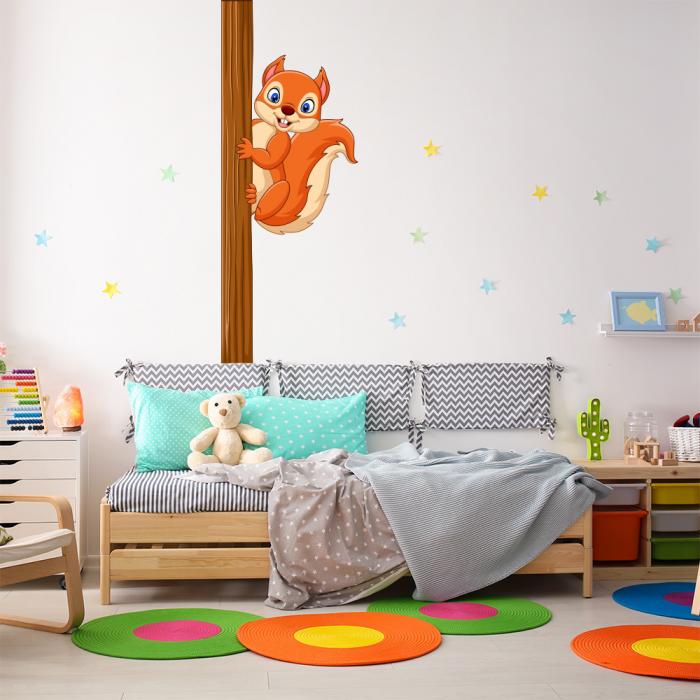 Wandaufkleber mit putzigen Eichhörnchen für Kinder