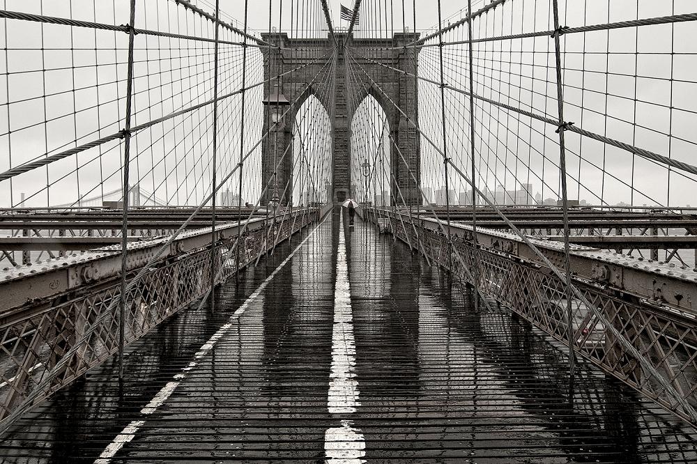 Schwarz-Weiß-Fototapete Brooklyn Bridge in New York
