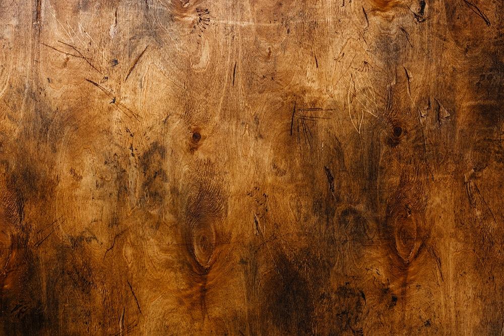 Holzoptik Fototapete mit braunem dunklen Holz mit Kratzern