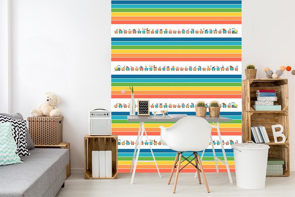 Kinderzimmer Streifentapete mit dem ABC auf einer Eisenbahn