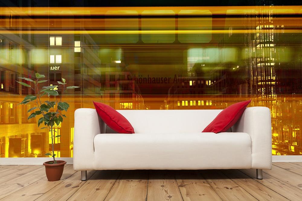 Vlies-Fototapete Fotocollage einer U-Bahn in Berlin bei Nacht