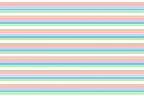 Tapete mit Streifen in Regenbogenfarben in Pastell