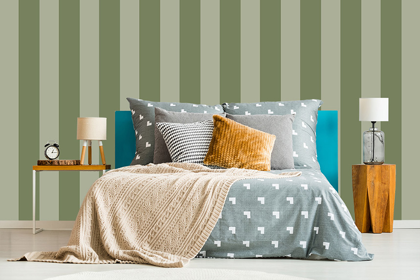Streifentapete mit Längsstreifen in Grün